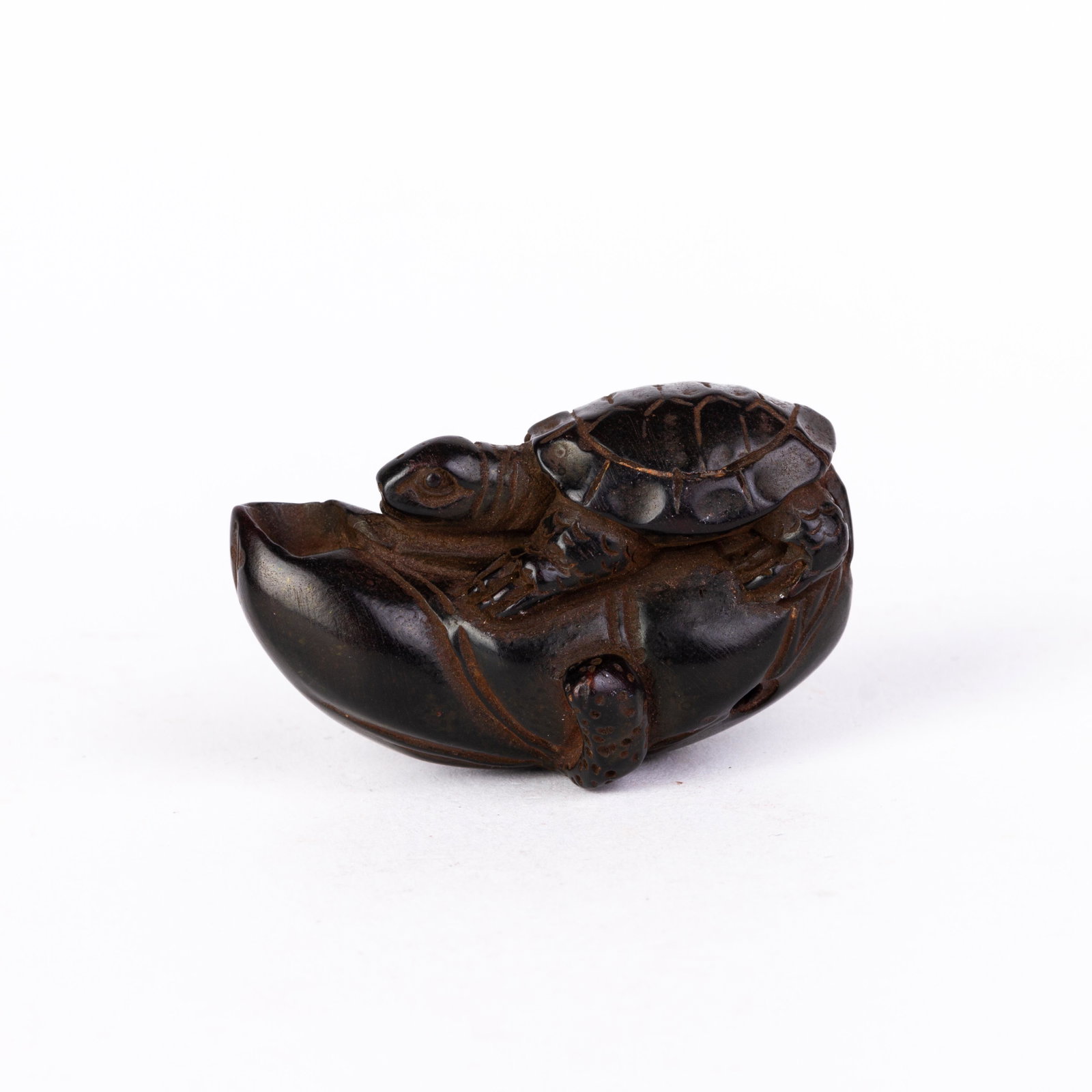 Japanese Carved Wood Netsuke Inro: DIMENSIONS APPROX 4.5x2x2.5CM. Please carefully study all photographs to get an accurate idea of the object. In good condition, as seen. Shipping is in-house and we ship internationally to US and rest