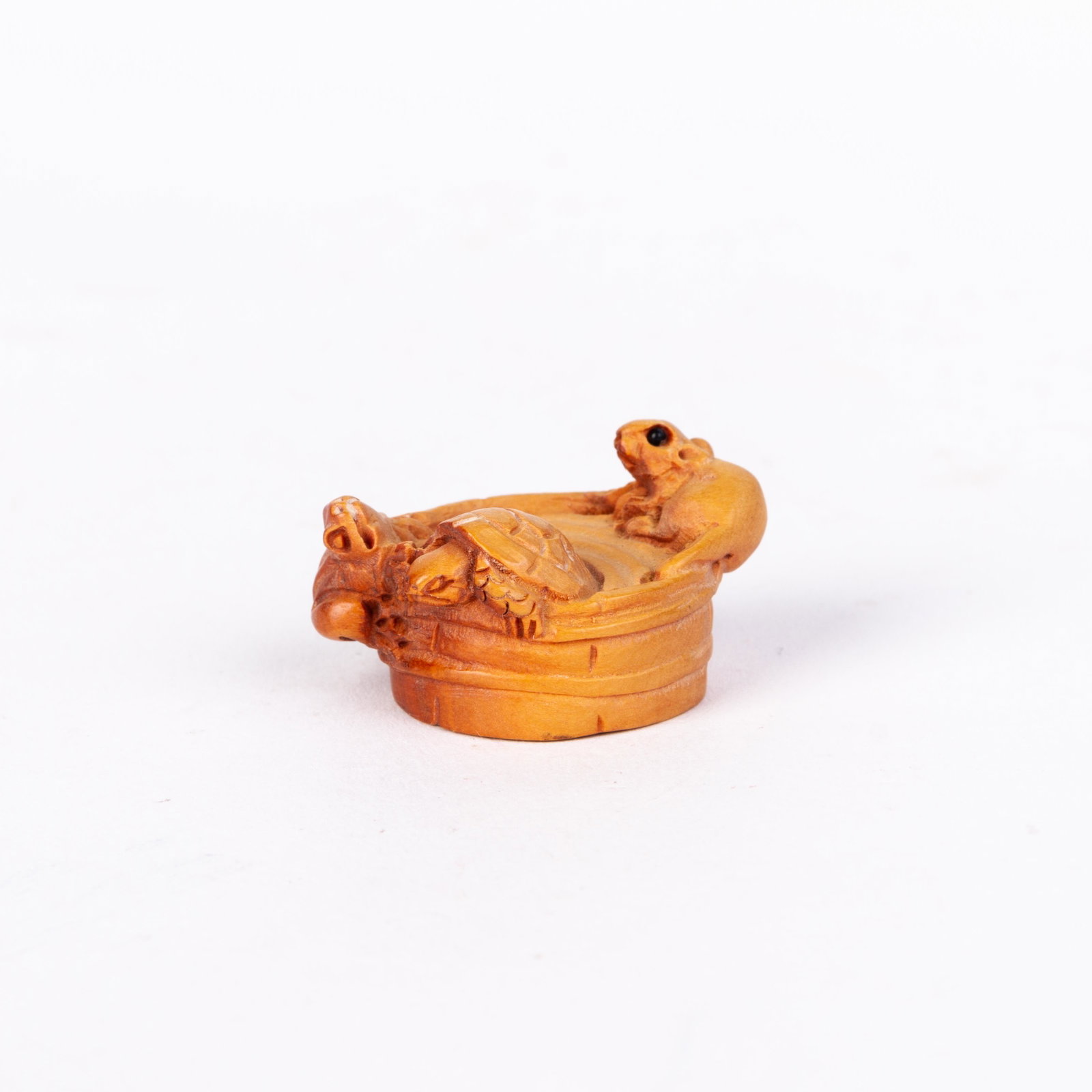 Signed Japanese Carved Wood Netsuke Inro: DIMENSIONS APPROX 3x2x1.5CM. Please carefully study all photographs to get an accurate idea of the object. In good condition, as seen. Shipping is in-house and we ship internationally to US and rest o