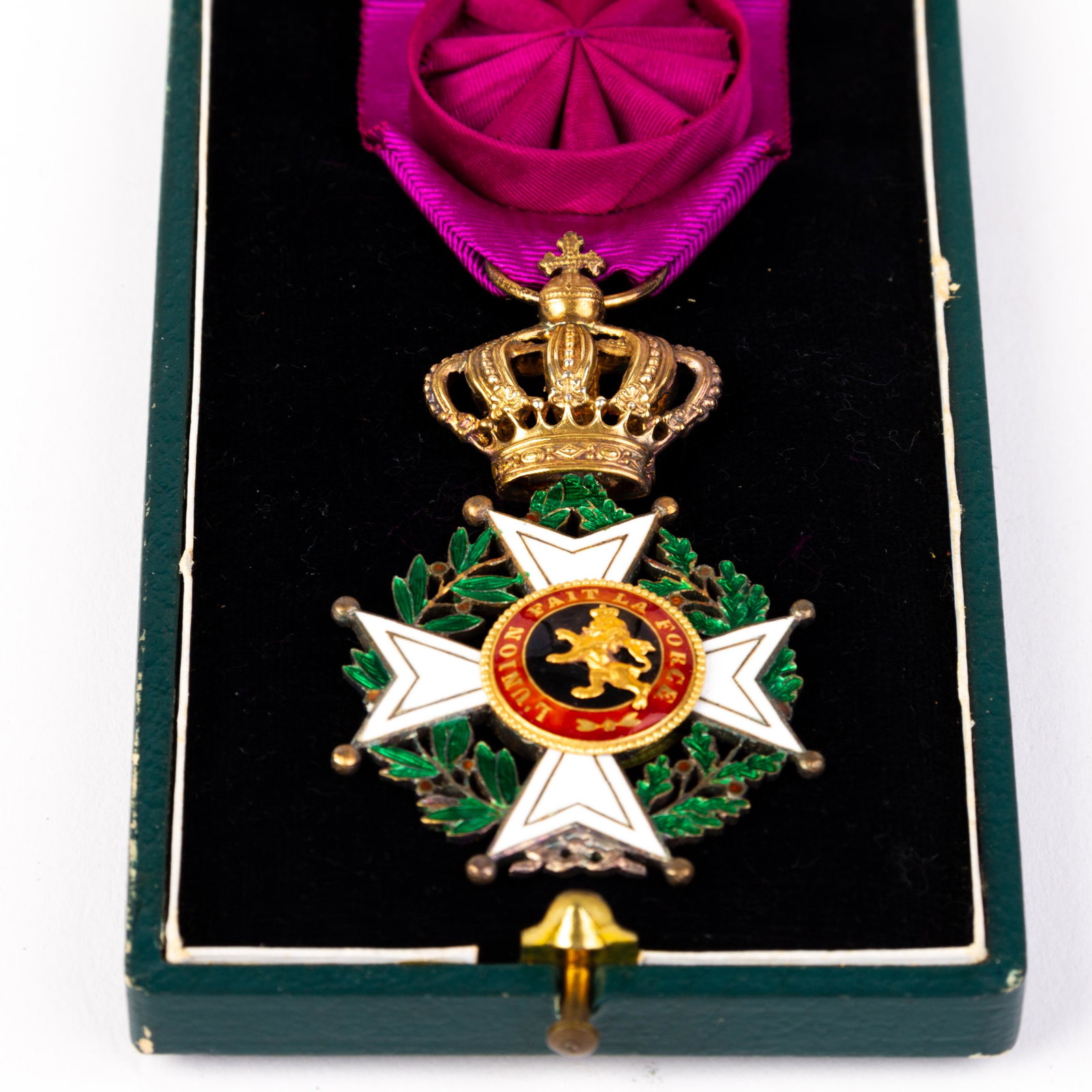 Order of Leopold I Belgian Knight Cross Enamel Medal: DIMENSIONS APPROX 13x2.5x7CM. Please carefully study all photographs to get an accurate idea of the object. In good condition, as seen. Shipping is in-house and we ship internationally to US and rest 
