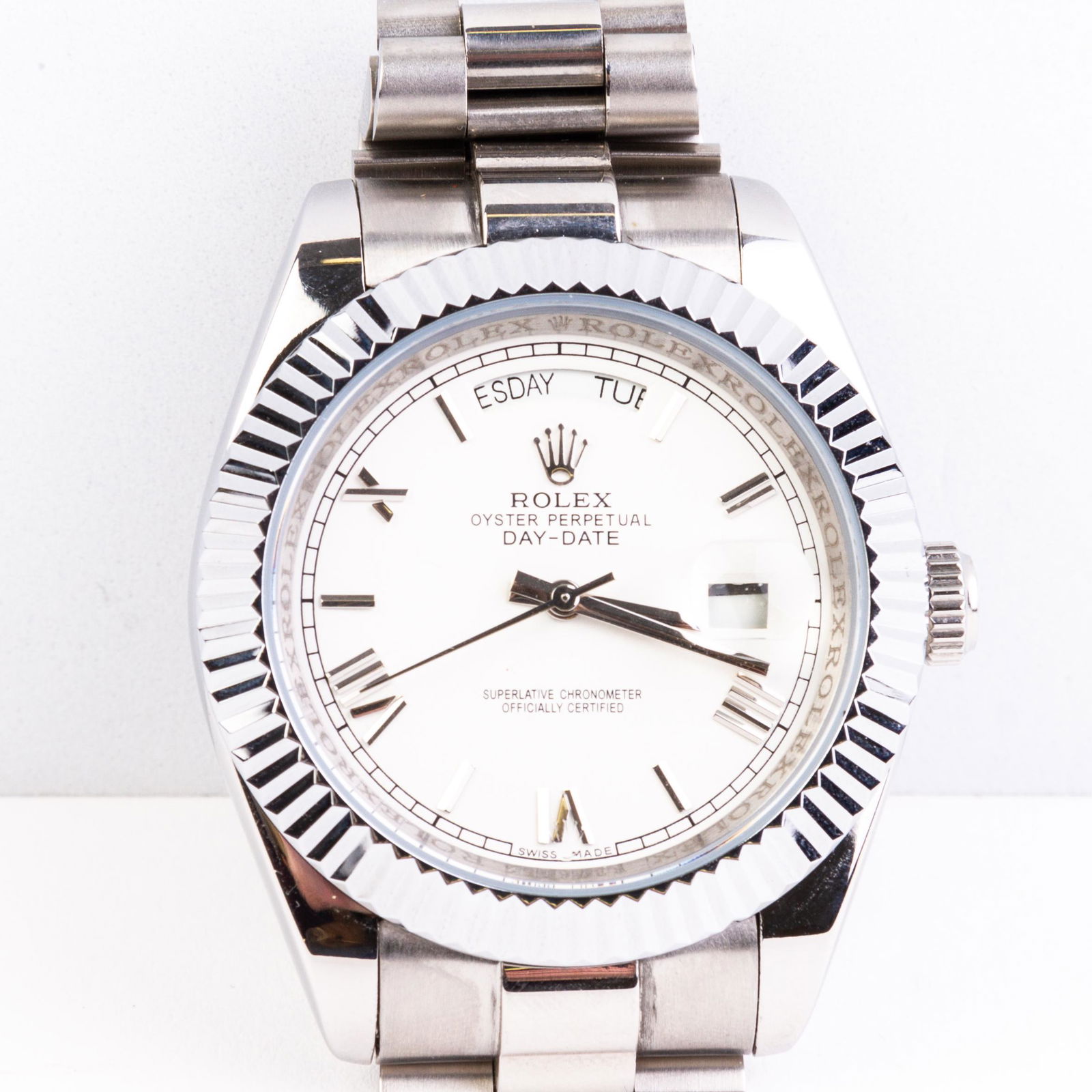 Repro Rolex Oyster Perpetual Day-Date Watch: DIMENSIONS APPROX 23x4x1CM. Please carefully study all photographs to get an accurate idea of the object. In good condition, as seen. Shipping is in-house and we ship internationally to US and rest of