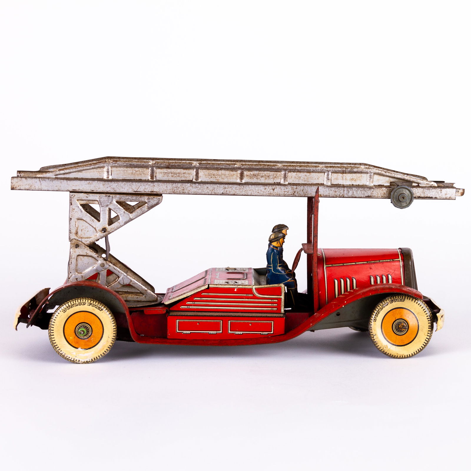 Wind-up Clockwork Tinplate Mettoy Fire Engine No 110 ca. 1937 (1 of 5)