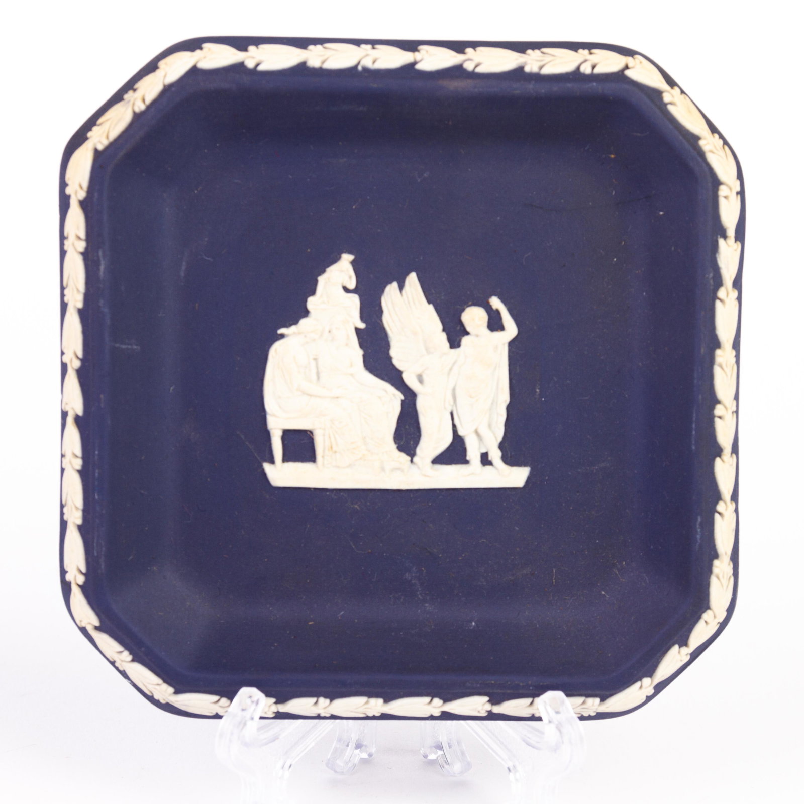 Wedgwood Portland Blue Jasperware Neoclassical Dish: DIMENSIONS APPROX 10.5x10.5x1CM. Please carefully study all photographs to get an accurate idea of the object. In good condition, as seen. Shipping is in-house and we ship internationally to US and re