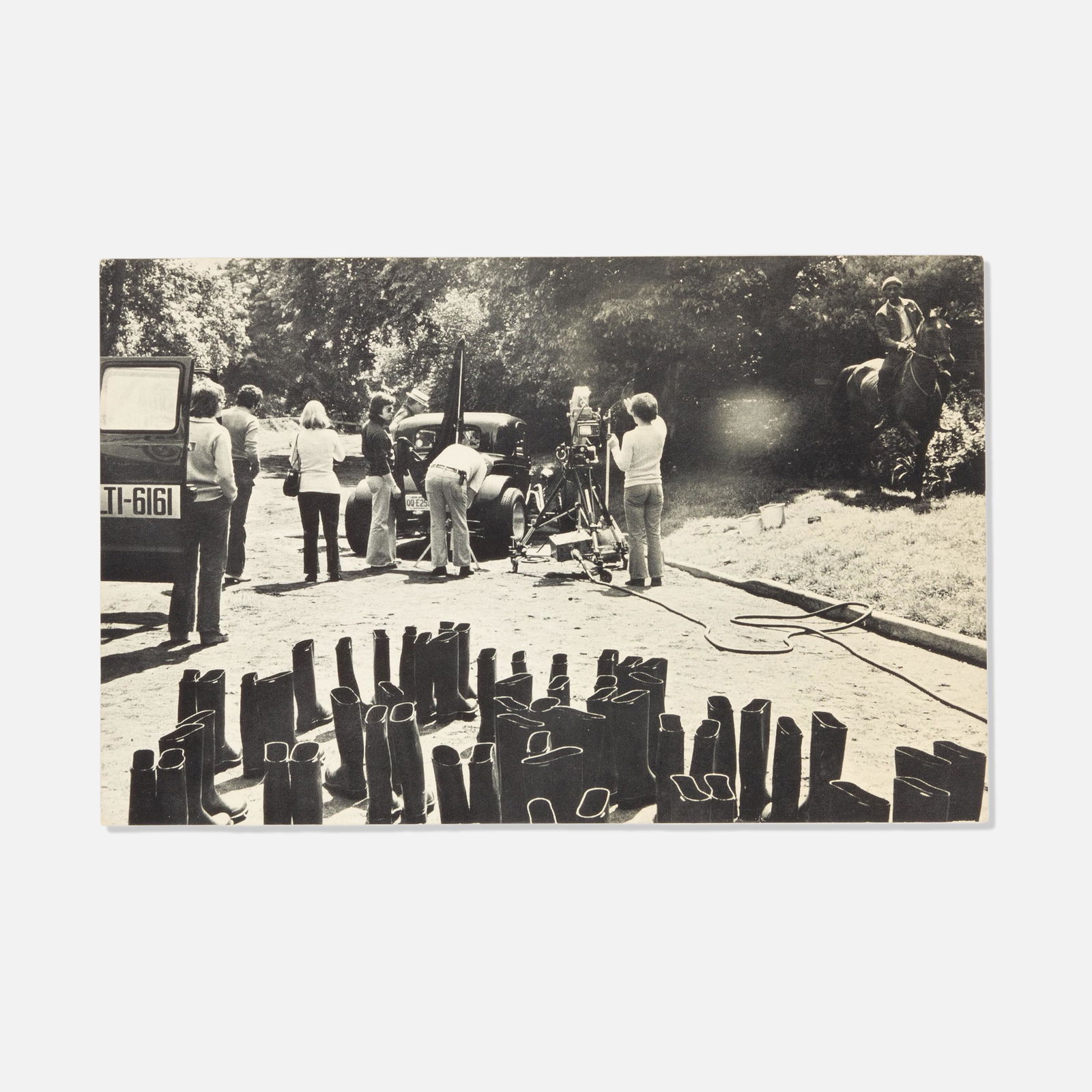 Eleanor Antin, 100 Boots in the Park (1 of 1)