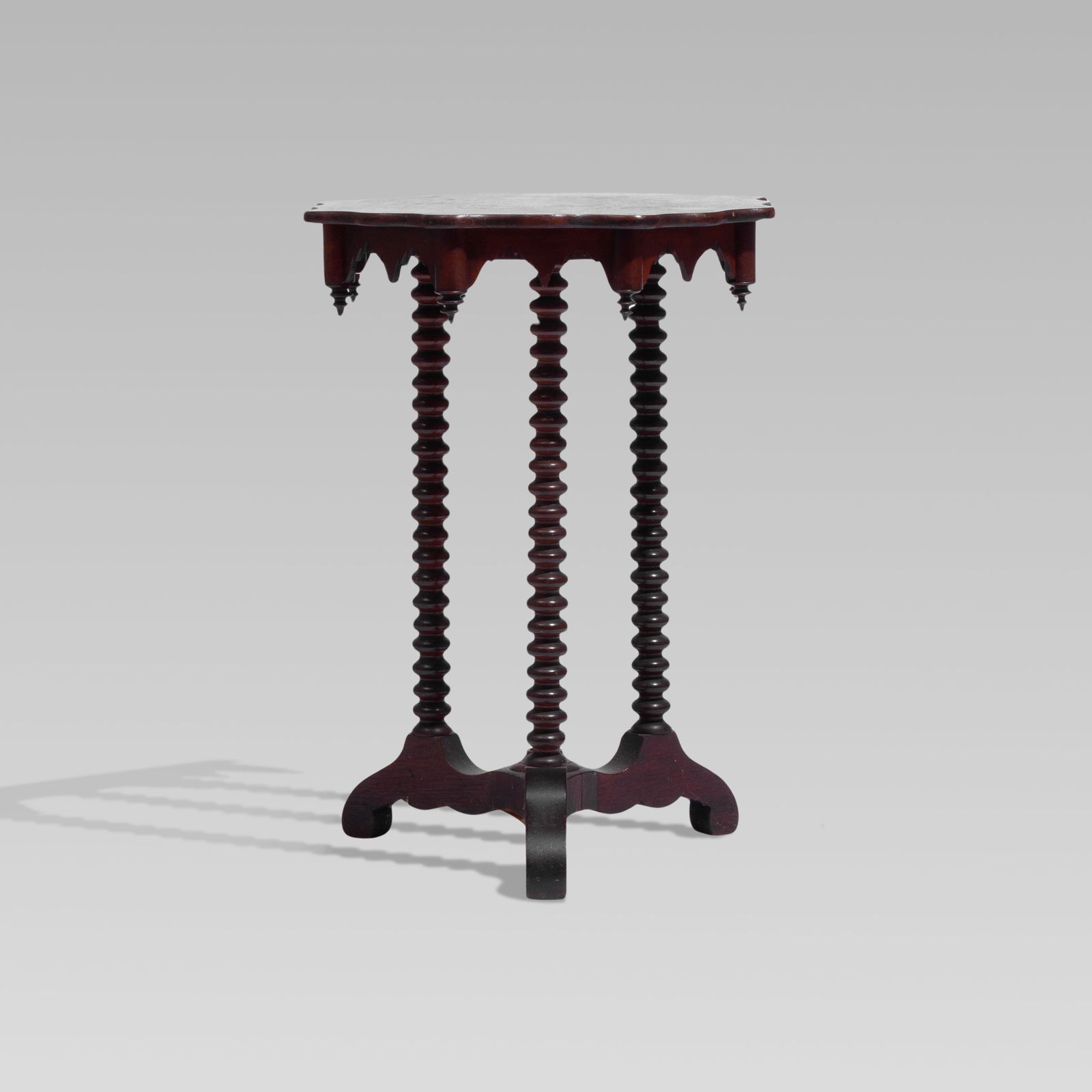 Gothic Revival, Stand (1 of 4)