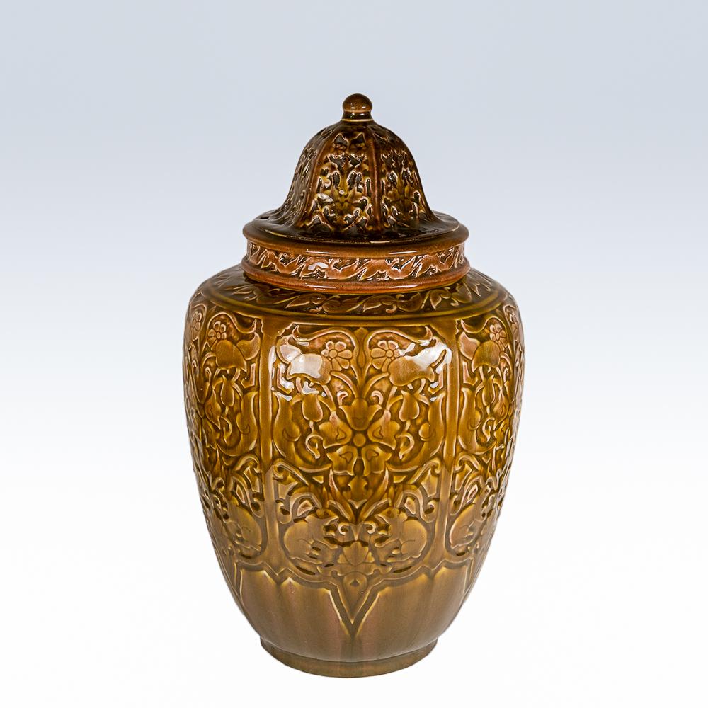 Rookwood covered porcelain vase, rabbits - Conant (1 of 3)