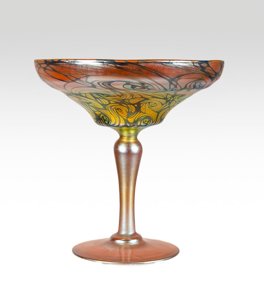 Quezal gold compote in the threaded pattern (1 of 3)