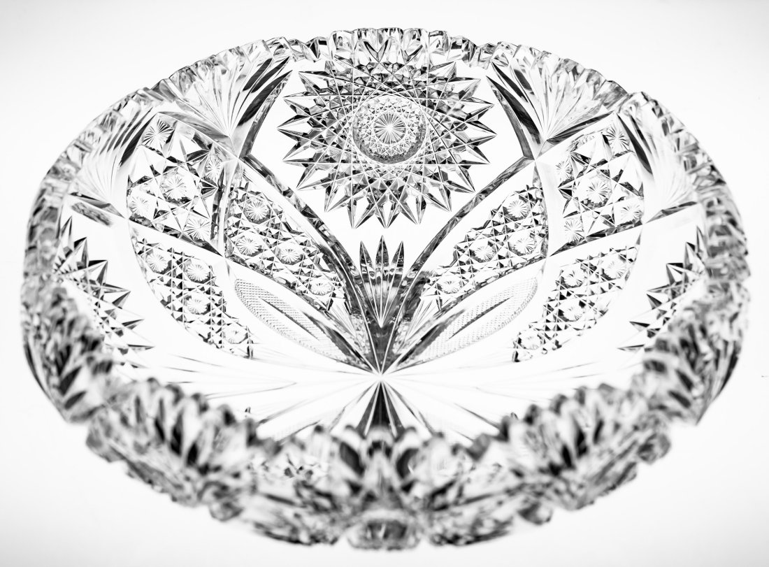 Great Clark Desdemona Brilliant Cut Glass Crystal Bowl: Often confused with Hawkes Chrysanthemum and equal in quality is Clark's Desdemona. It's wood wheel polished, stunningly accurate and cut on a gorgeous, clear rolled over blank.