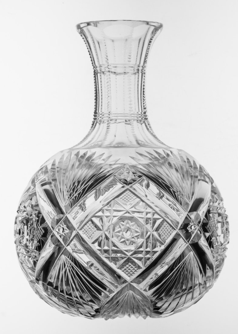 Beautiful Tusk Brilliant Cut Glass Carafe Hoare? Straus?: Incredible quality carafe with tusks throughout and a fully-cut base. Cutting looks like that of J. Hoare or Straus.