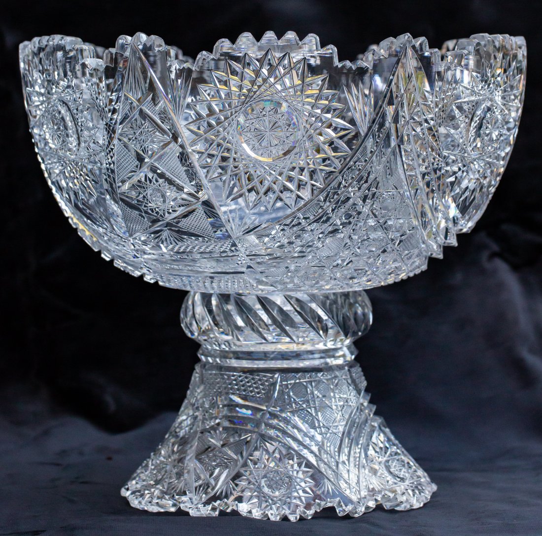 Beautiful Maple City Brilliant Period Cut Glass Mignonette Punch Bowl: Beautiful punch bowl cut in the Mignonette pattern by Maple City Cut Glass.