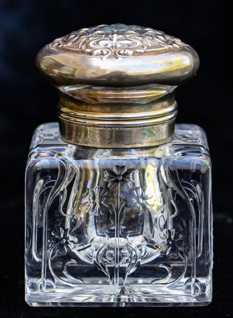 Beautiful Gorham Silver American Brilliant Period Cut Glass Rock Crystal Inkwell: Cute inkwell with copper wheel, rock crystal engraving and a matching Gorham silver cap! Great piece for your desk at home.