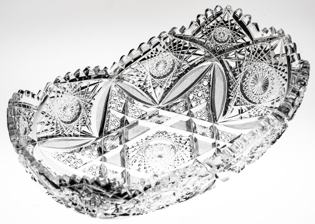 Beautiful Elmira American Brilliant Period Cut Glass Cradle Bowl/Bread Tray: Beautiful blank on this cradled bread tray by Elmira in their No. 17 design. Super heavy, clear blank.