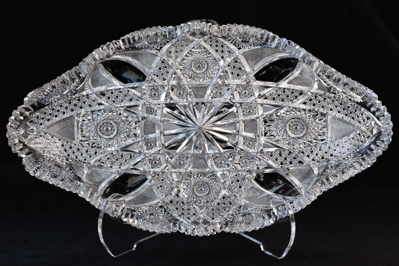 Stellar J. Hoare Eleanor American Brilliant Period Cut Glass Ice Cream Tray: An exceptional example of J. Hoare's Eleanor from my dad's collection that I can barely bring myself to sell! This tray features the absolute best quality blank to show of this great cutting and clear