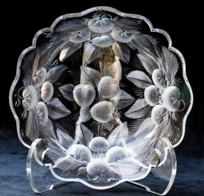 Beautiful Hawkes Gravic Strawberries American Brilliant Cut Glass Bowl
