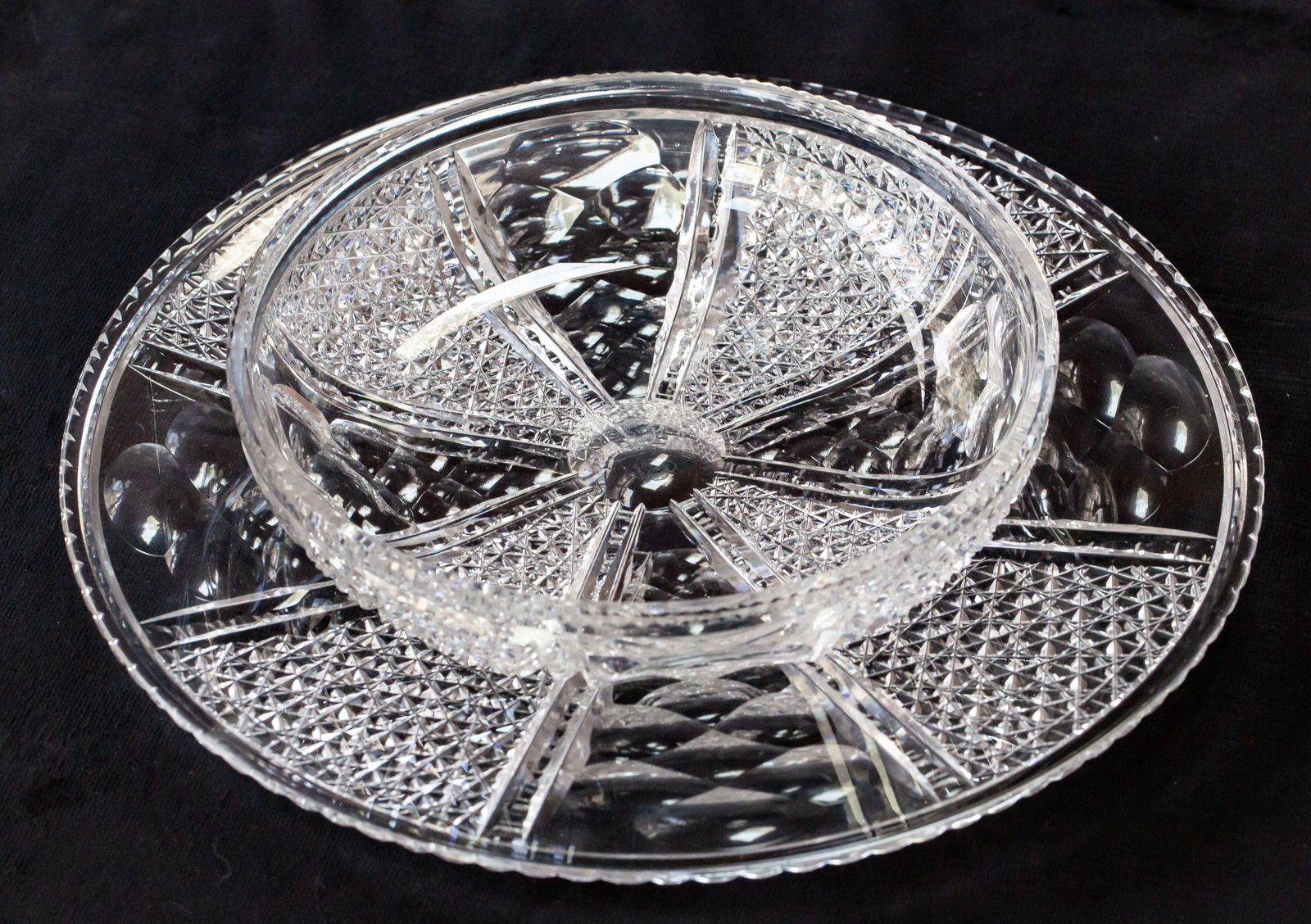 Rare Hawkes Kohinoor & Honeycomb American Brilliant Cut Glass Serving Set: Really great example of this rare design by Hawkes - Kohinoor & Honeycomb. Both pieces are signed by Hawkes and on stunningly clear blanks.