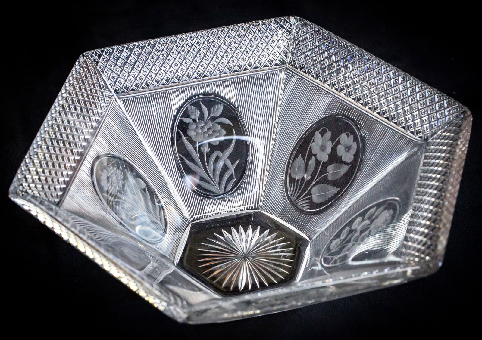 Iconic Sinclaire Silver Threads American Brilliant Cut Glass Engraved Hexagonal Bowl: This gorgeous bowl was cut and engraved by Sinclaire in their classic Silver Threads design. The bowl features fine silver threads cut vertically from the center of the bowl creating a frame of differ