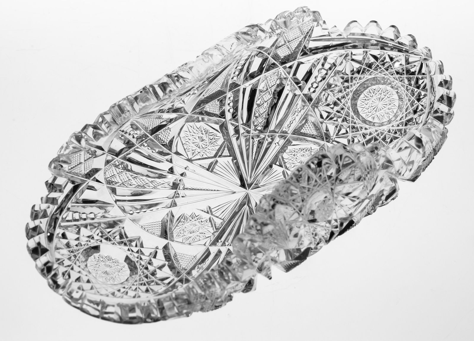 Cute Libbey Wedgemere Spooner/Relish American Brilliant Period Cut Glass Crystal: Wow - the amount of work Libbey put into this small, early piece is astounding! Cut very deeply and intricately in their Wedgemere pattern.