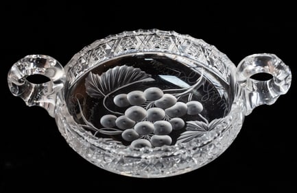 Beautiful Tuthill Vintage American Brilliant Cut Glass Engraved Handled Dish