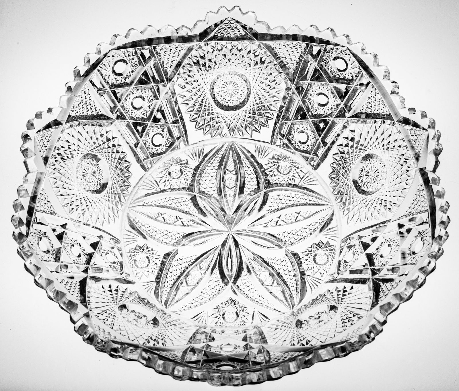 Huge Kelly & Steinman American Brilliant Cut Glass Flared Bowl: Very nice rendition of Kelly & Steinman's Pansy pattern shown on this flaired bowl. Lots of motifs!