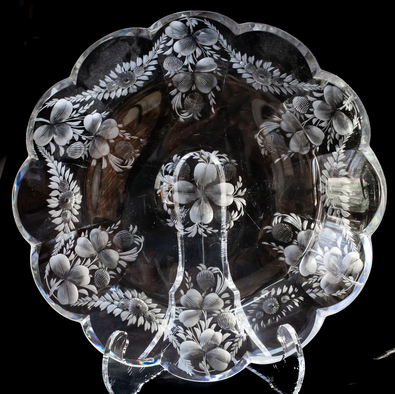 Extra Clear Libbey American Brilliant Period Cut and Engraved Glass Tray Plate: This plate was cut and engraved by Libbey in the later portion of the Brilliant Period. It features and extraordinarily clear, thick blank that Libbey used on most of its 12" trays. The blank is perfe