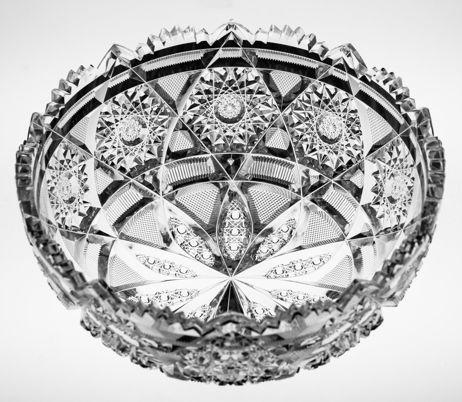 Beautiful Tuthill Rex Variation American Brilliant Period Cut Glass Bowl: This is a great bowl cut in a very precise variation of the Rex design by Tuthill. What's nice about this piece is it's on a thicker blank than you'll find most Rex on. A great example of the design f