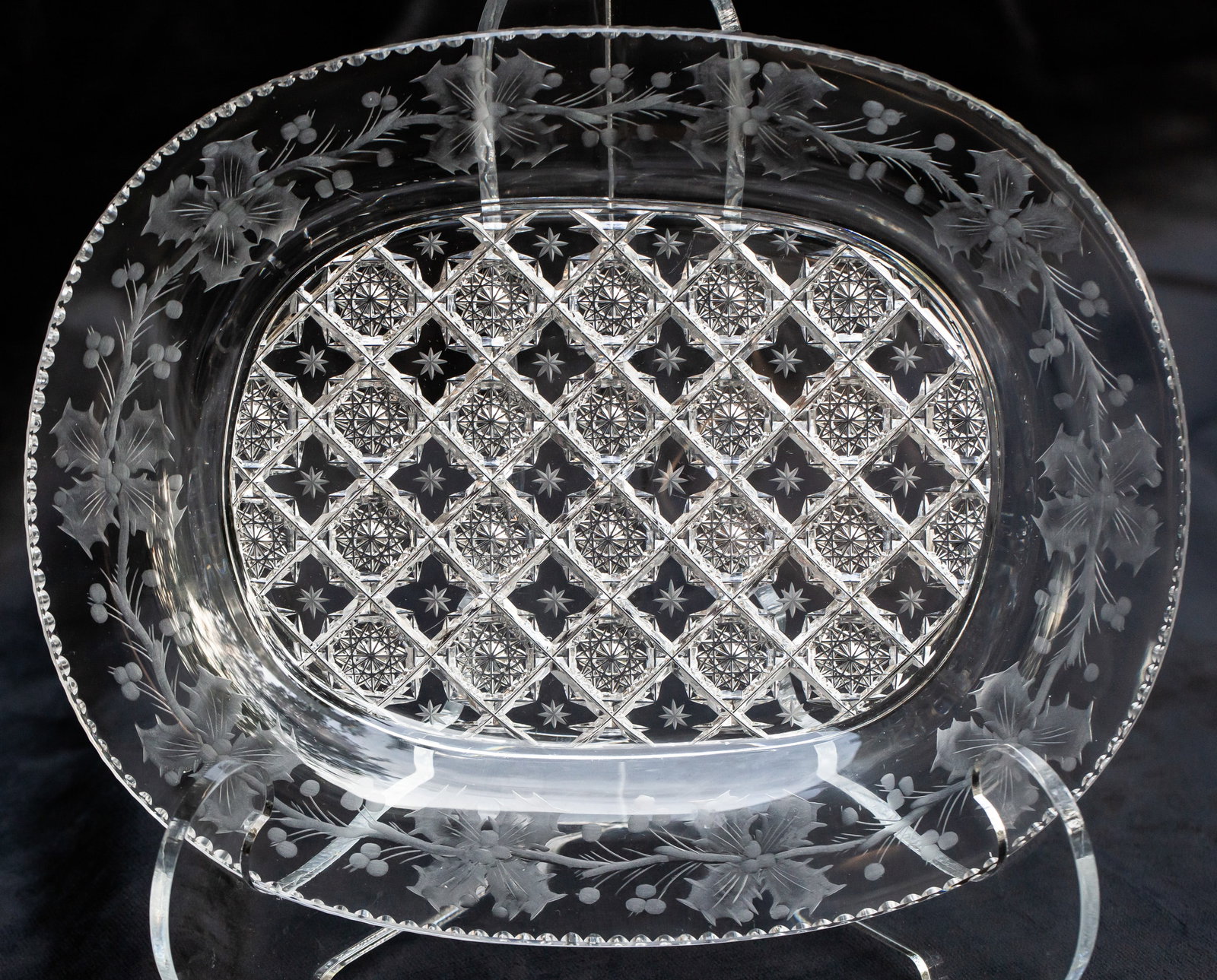Pretty Sinclaire Snowflake & Holly American Brilliant Cut Glass Tray (1 of 4)