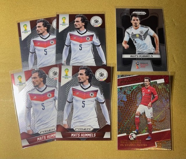 Mats Hummels Card Lot (6 Cards): Lot of 6 cards.All cards are in NM-MT+ condition.