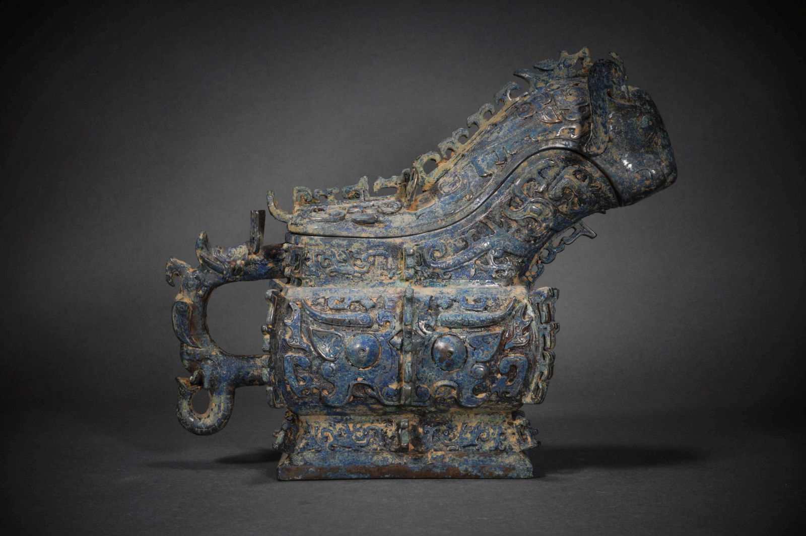 Han Dynasty bronze gong utensil (1 of 10)