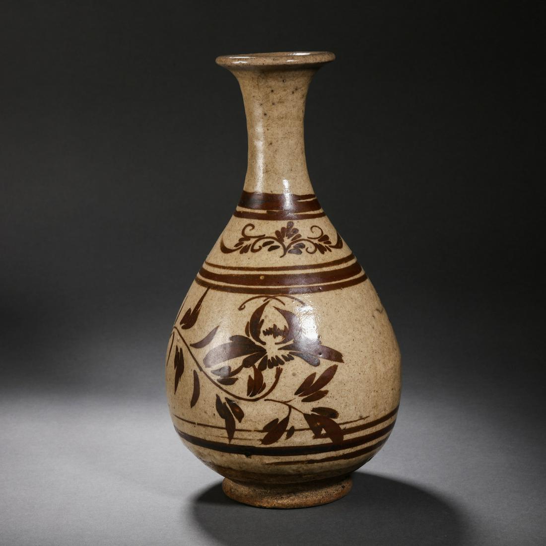 China Song Dynasty Cizhou Kiln Yuhuchun bottle (1 of 9)