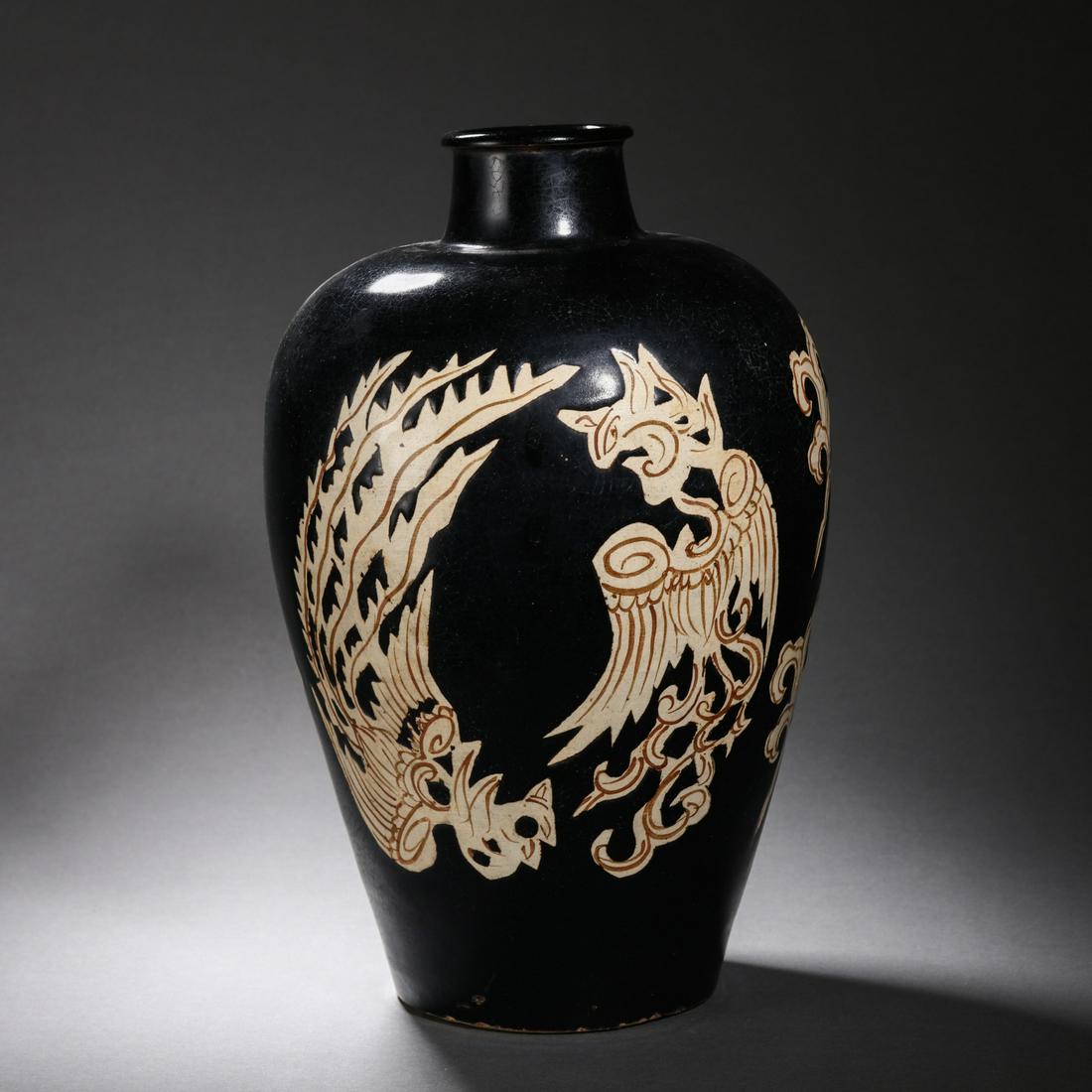China Song Dynasty Cizhou Kiln Bird Pattern Vase (1 of 9)