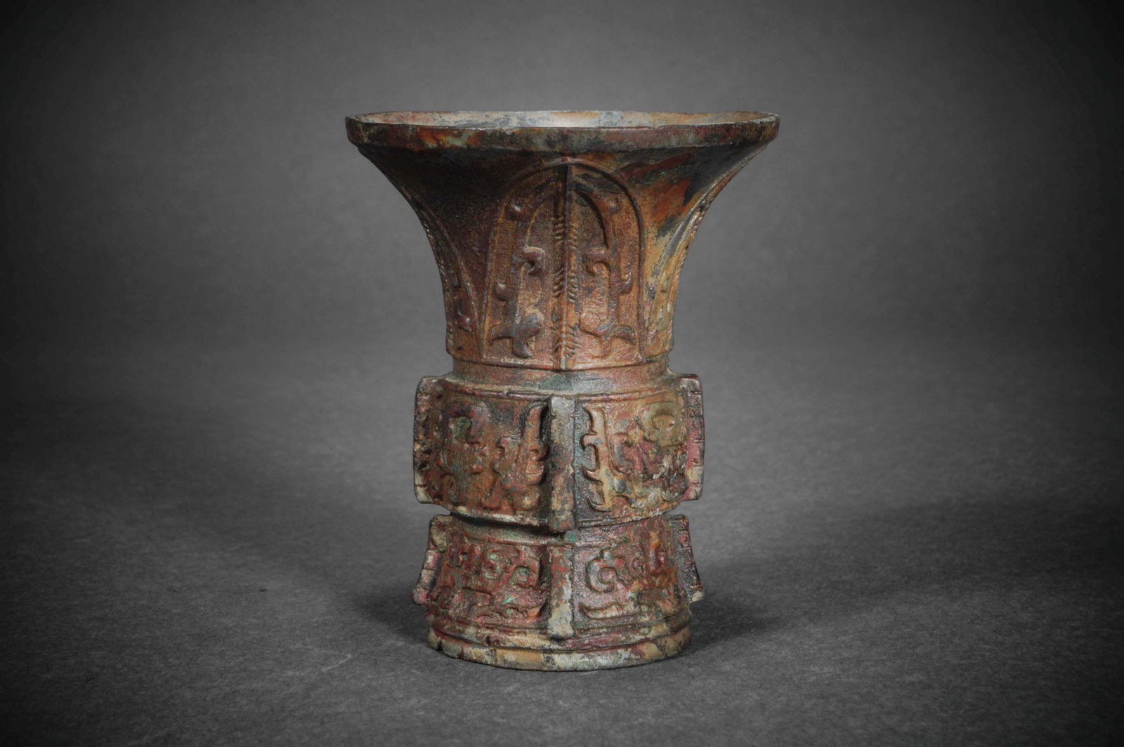 Han Dynasty bronze Zun (1 of 7)