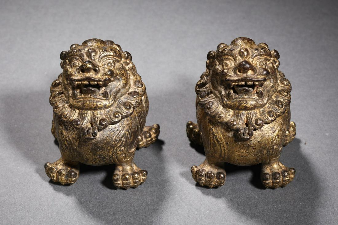 China Qing Dynasty bronze lion ornament (1 of 7)