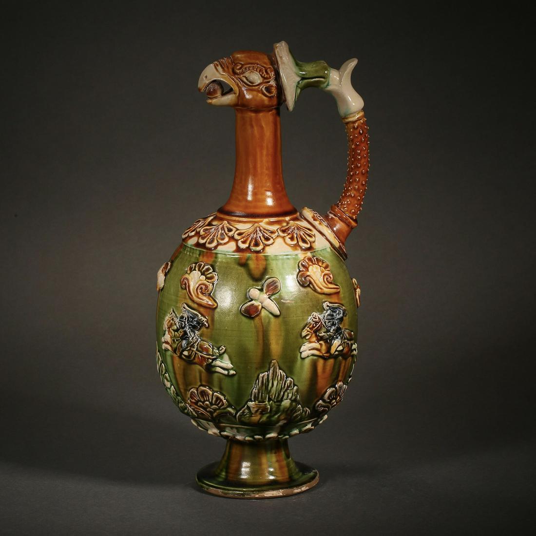 China Tang Dynasty three-color beast head pot (1 of 15)