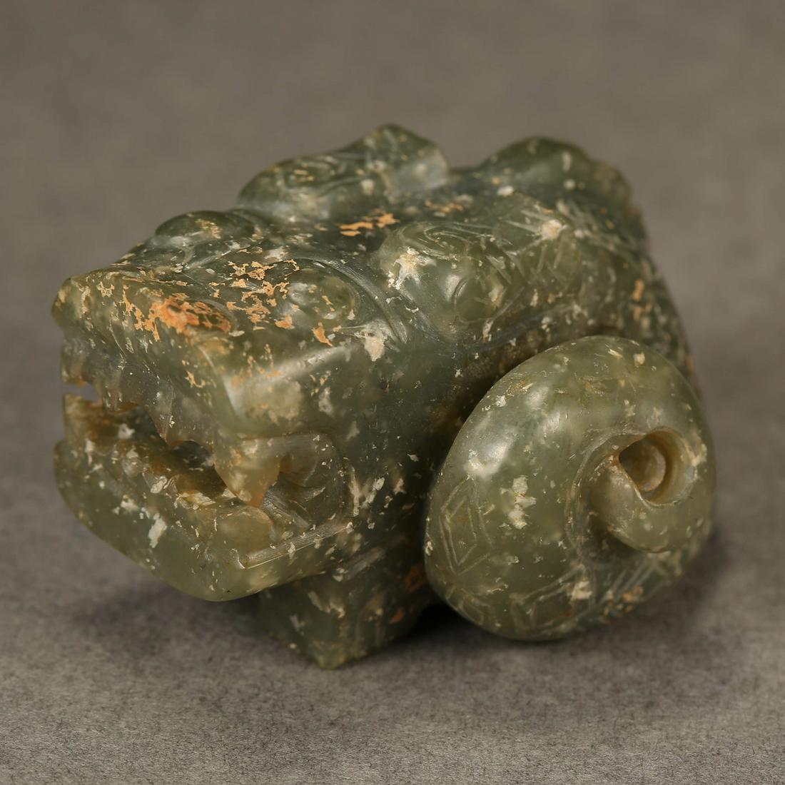 China Han Dynasty Hetian jade beast (1 of 11)