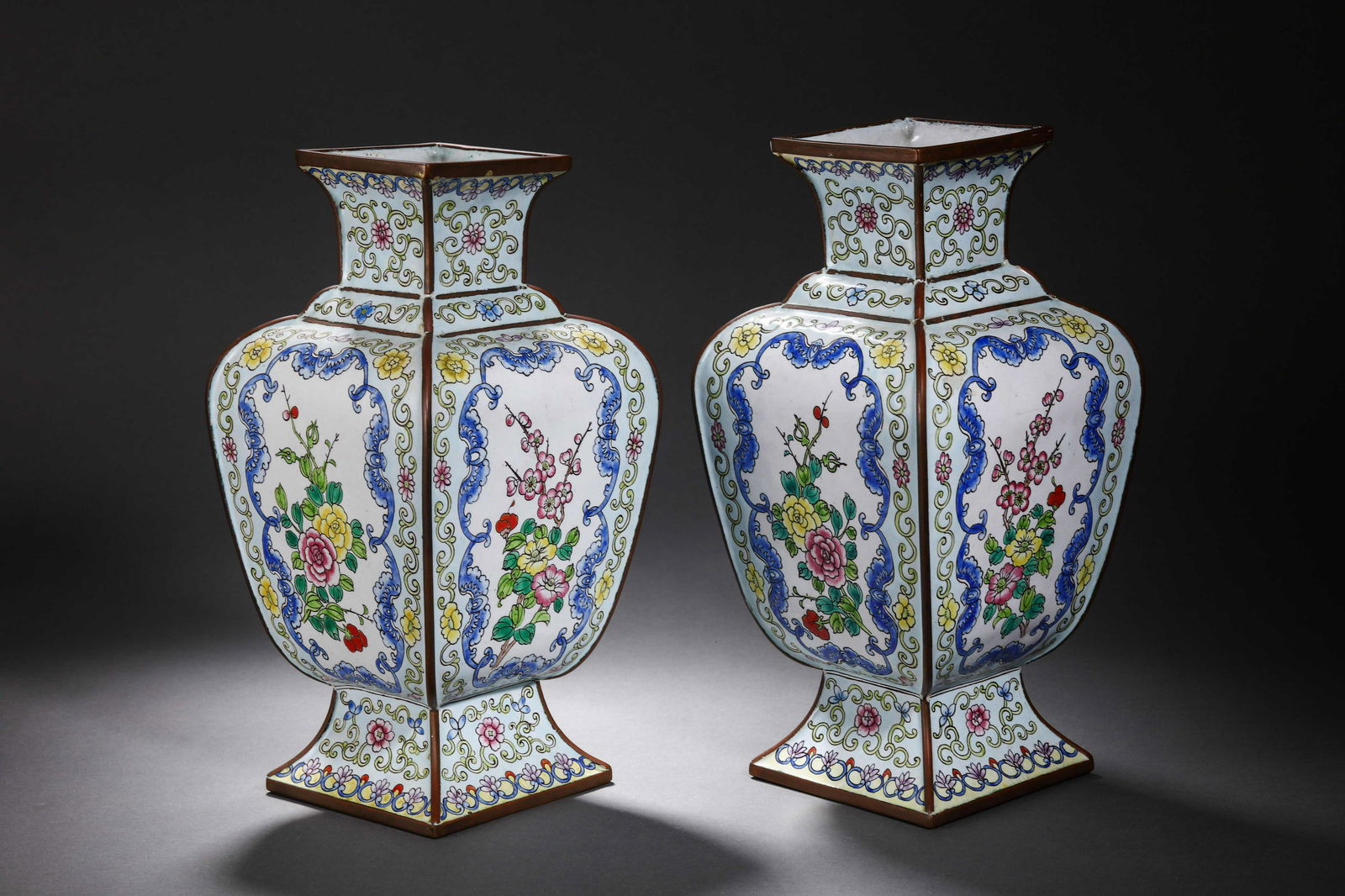 China Qing Dynasty painted enamel flower vase (1 of 8)