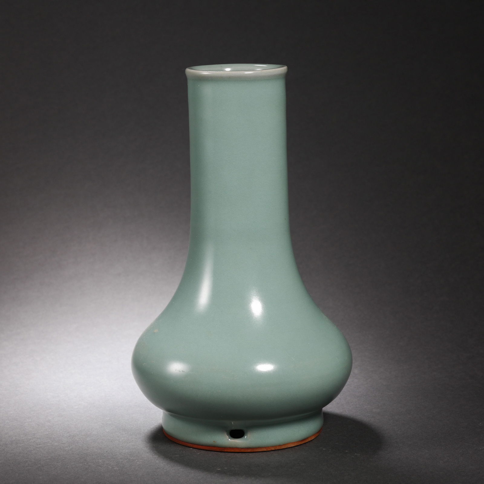China Qing Dynasty Celadon Vase (1 of 7)