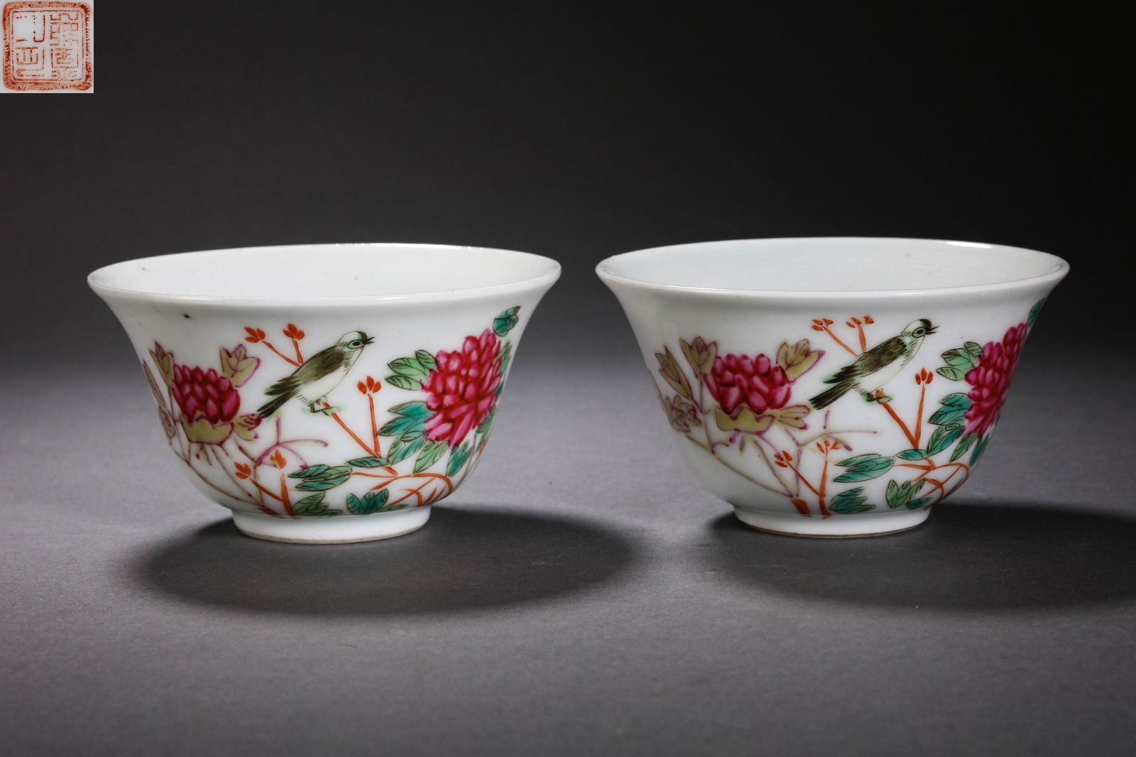 China Qing Dynasty carved flower cup (1 of 8)