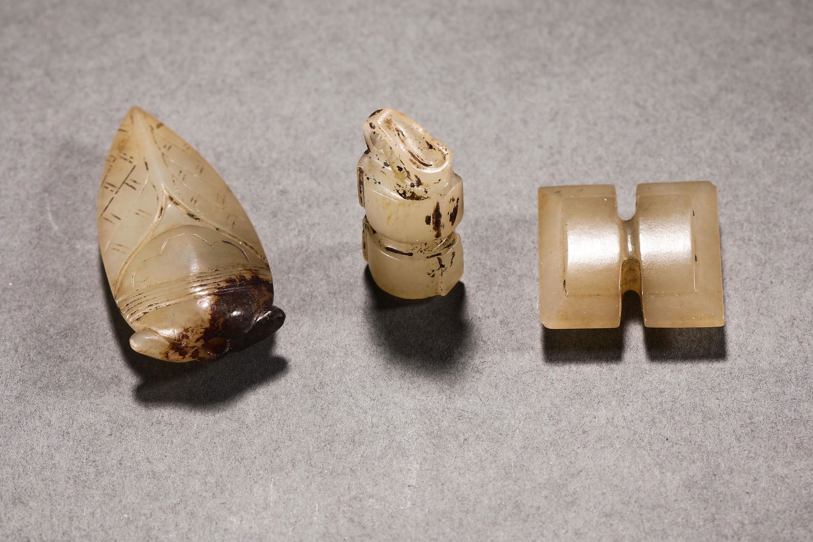 Qing Dynasty A set of Hetian jade ornaments (1 of 8)