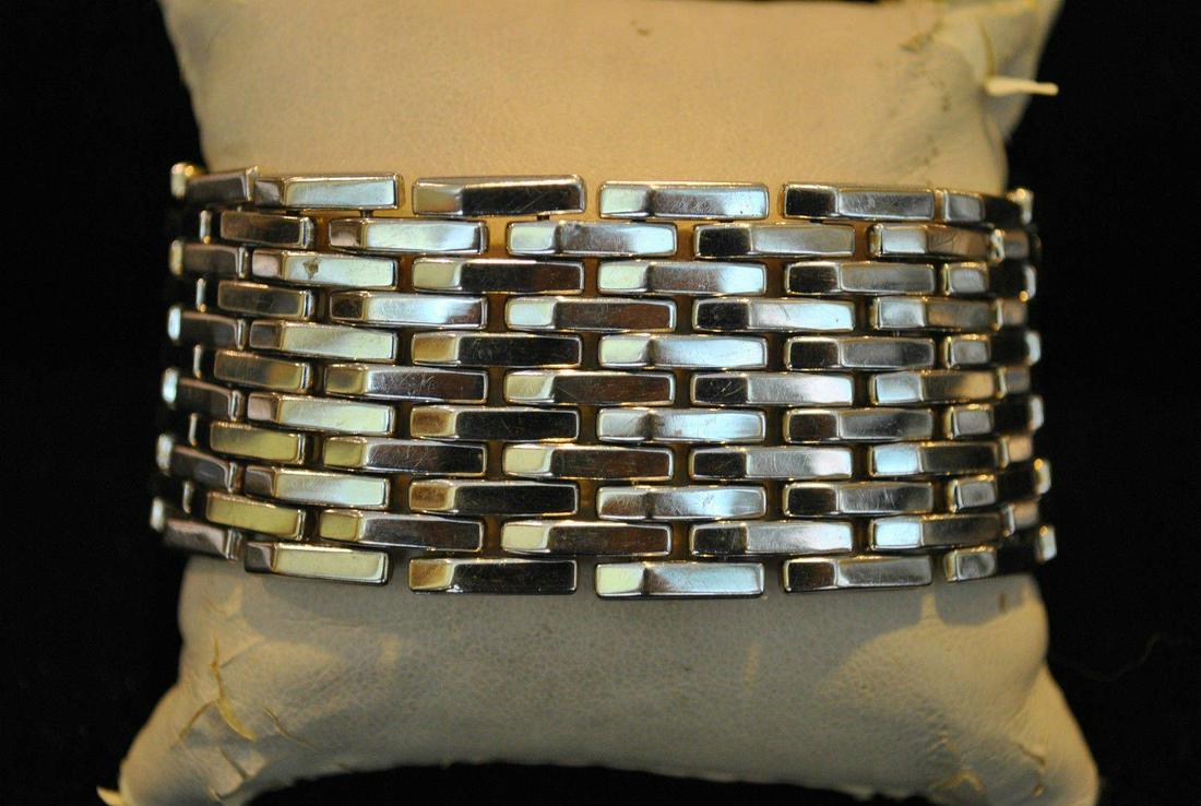 CHIMENTO Italian Designer 18K Y/WG Double Reversible: This beautiful Italian Designed 18K Gold Chimento bracelet is intricately crafted, with extraordinary detailing throughout! The bracelet is approximately 7” in length. Overall, it weighs approxi