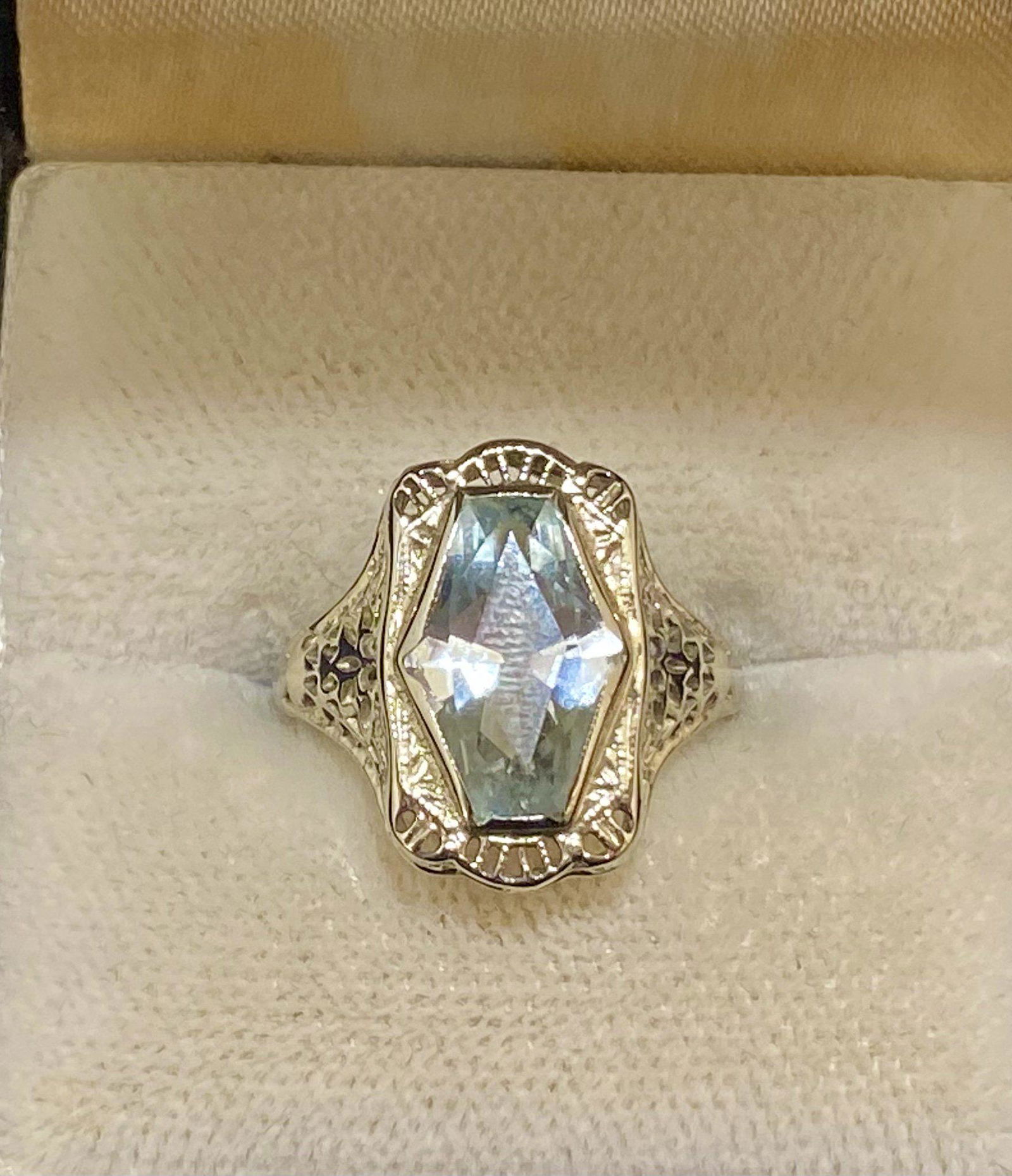 1920's Antique Solid White Gold Aquamarine Ring with (1 of 6)