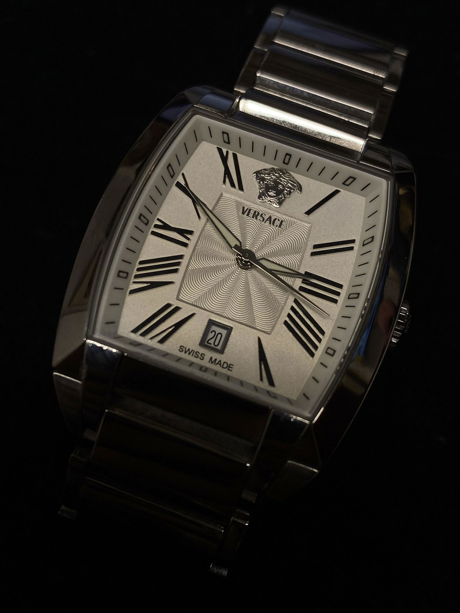 VERSACE Character Tonneau Men's Stainless Steel Watch w/ Date Feature - $6K Appraisal Value! ?: If you are looking for a classic yet unique watch to make a statement, look no further than this amazing men's Versace Character Tonneau watch. This classic and sophisticated timepiece features a Stai