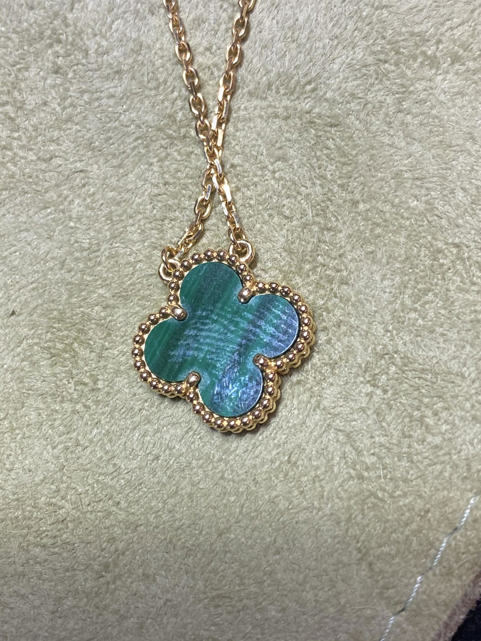 VAN CLEEF & ARPELS Vintage Alhambra Pendant 18K Yellow Gold & Malachite - $5K Appraisal Value! (1 of 4)