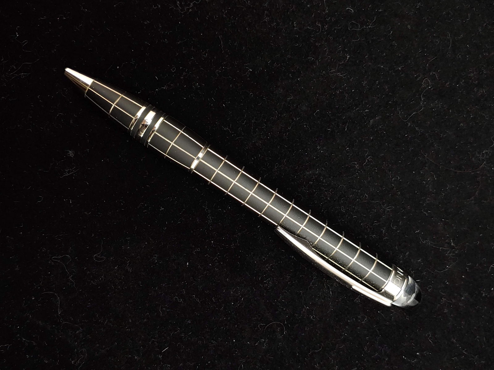 MONTBLANC Starwalker Platinum Plated Ballpoint Twist Pen - $2K APR Value w/ Certificate of (1 of 2)
