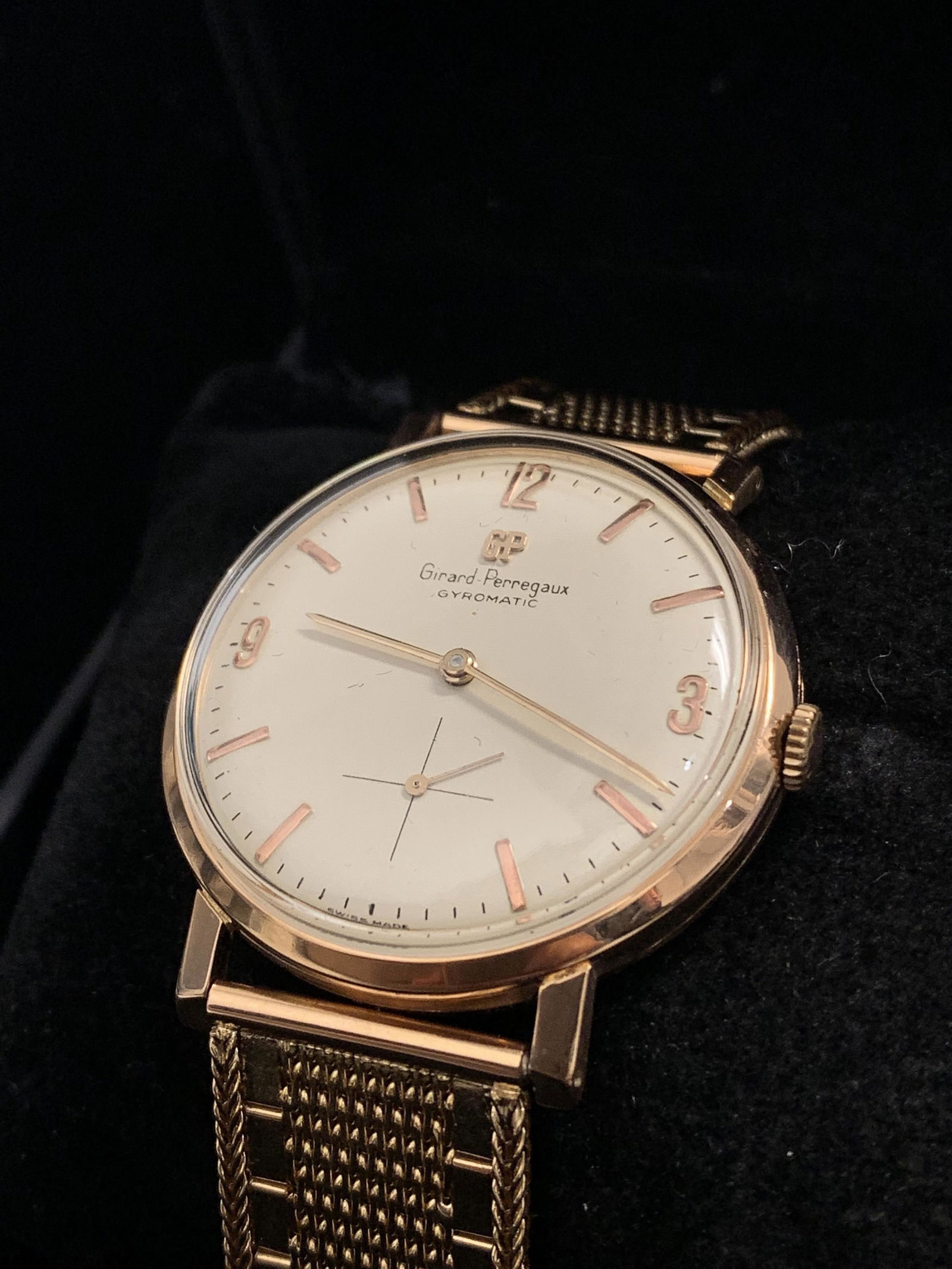 GIRARD PERREGAUX Gyromatic 18K Rose Gold Wristwatch - $25K APR Value w/ CoA!: This is why we love vintage... This stunning and rare Girard Perregaux Gyromatic is guaranteed to turn heads. This unisex timepiece features a beautiful 18K Rose Gold case that measures approximately