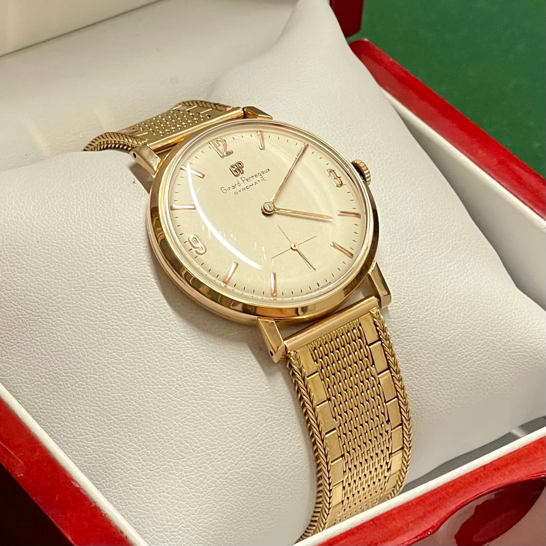 GIRARD PERREGAUX Gyromatic 18K Rose Gold Vintage Wristwatch - $25K APR w/ COA!!!: GIRARD-PERREGAUX GYROMATIC 18K ROSE GOLD VINTAGE WRISTWATCH - $25K APPRAISAL & CERTIFICATE OF AUTHENTICITY ITEM DESCRIPTION: This is why we love vintage... This stunning and rare Girard-Perregaux Gyro