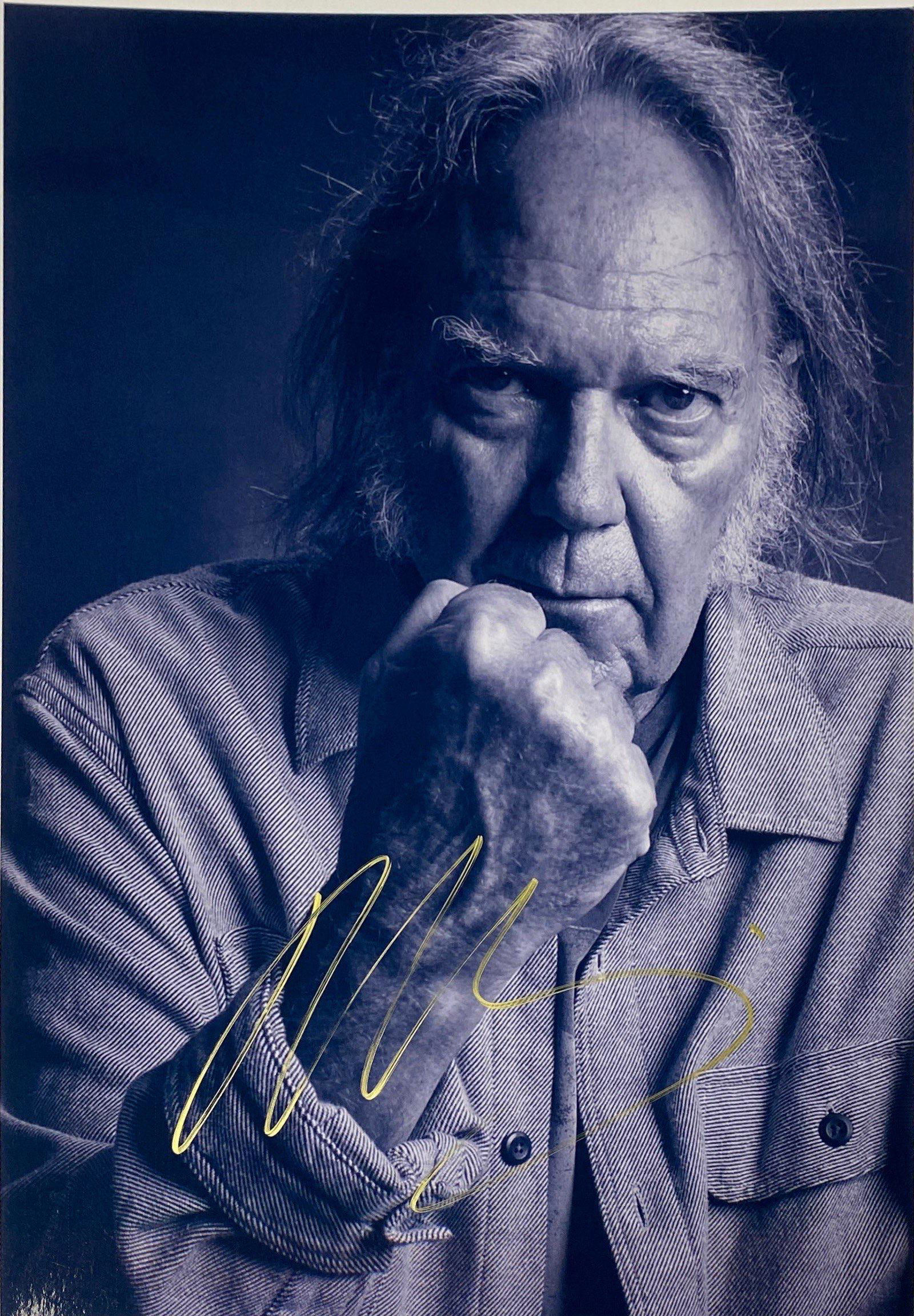Autograph Signed Neil Young Photo (1 of 1)