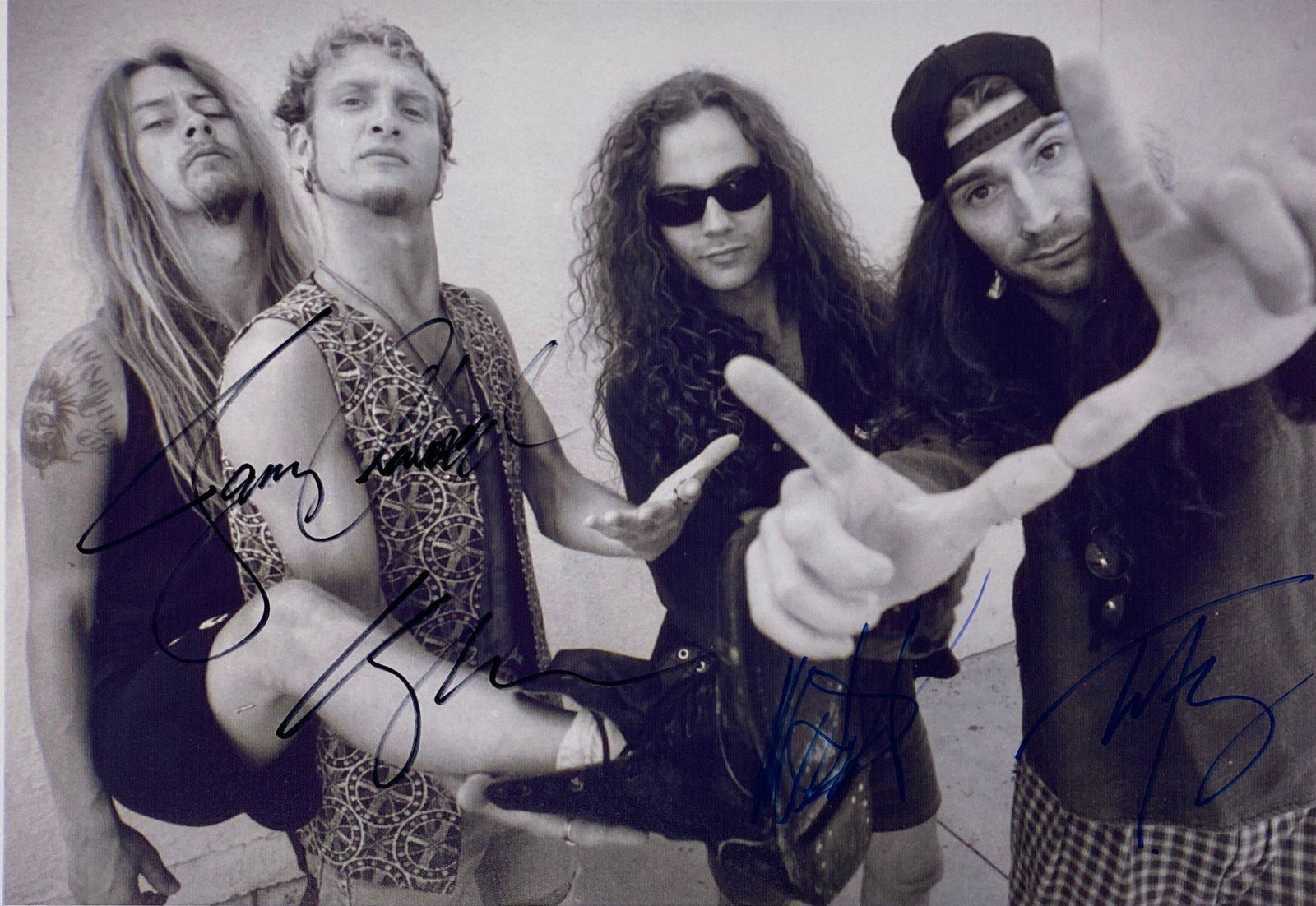 Autograph Signed Alice in Chains Photo (1 of 1)