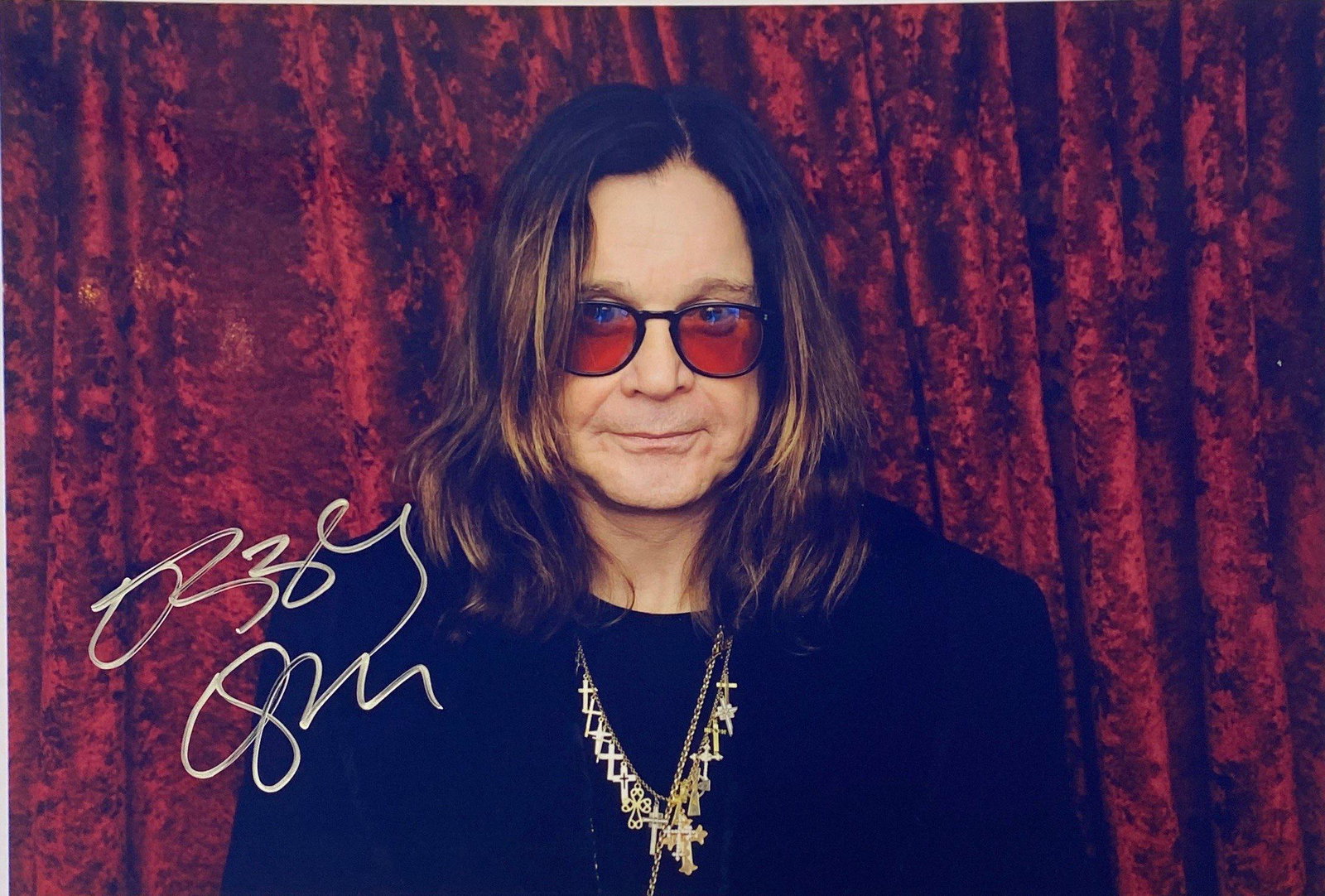 Autograph Signed Ozzy Osbourne Photo: Category: Autograph CollectiblesSize 8 Inches x 10 InchesAutograph Includes: Ozzy OsbourneUnframed Vertified and Excellent ConditionDetails are as shown in the photos Please kindly read our Terms befo