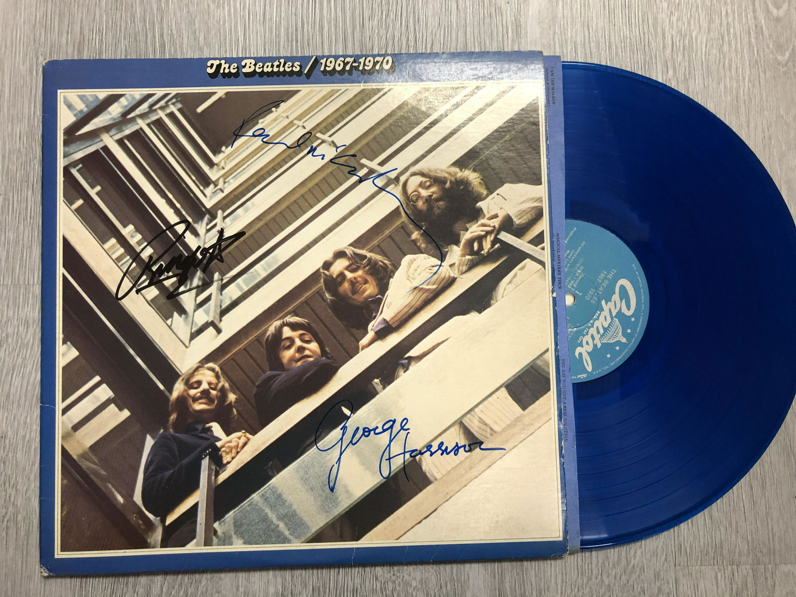 Autograph Signed Beatles Vinyl George Harrison (1 of 1)