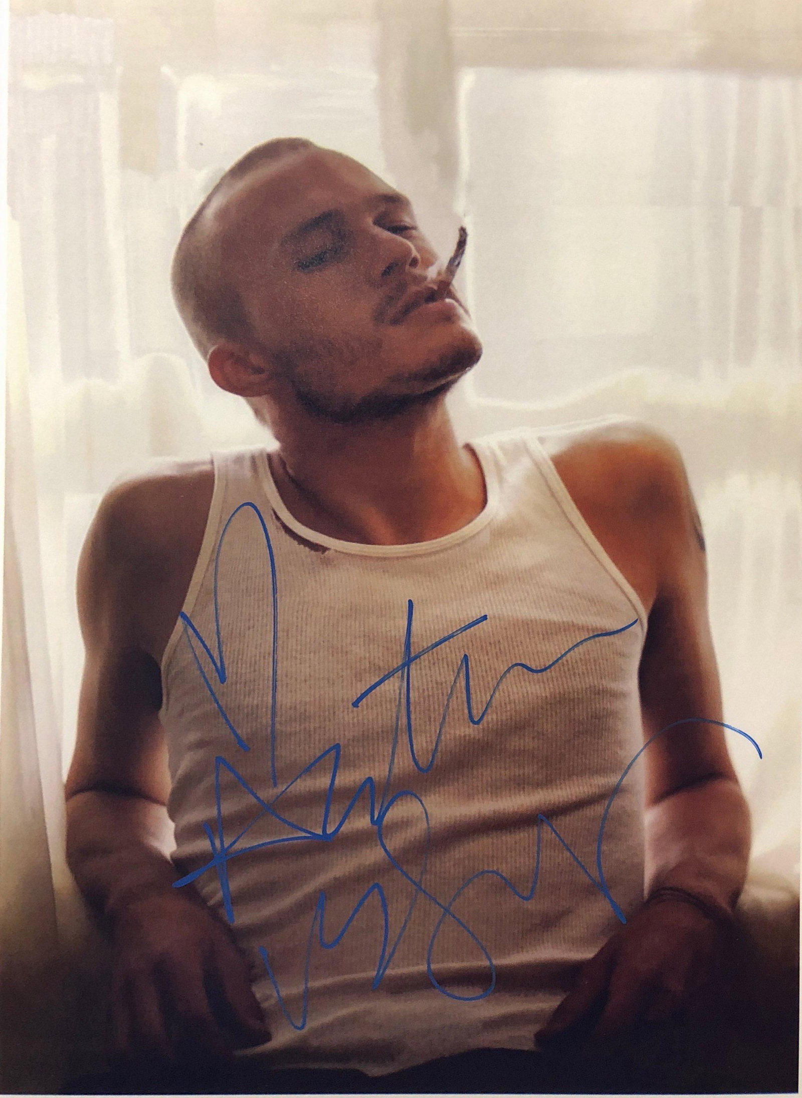 Haeth Ledger Signed Photo: Autographed by:Haeth LedgerSize: 8" x 10"Authentication Code: PC38050Unframed Vertified and Excellent Condition. Please kindly read our Terms and Conditions before bidding.