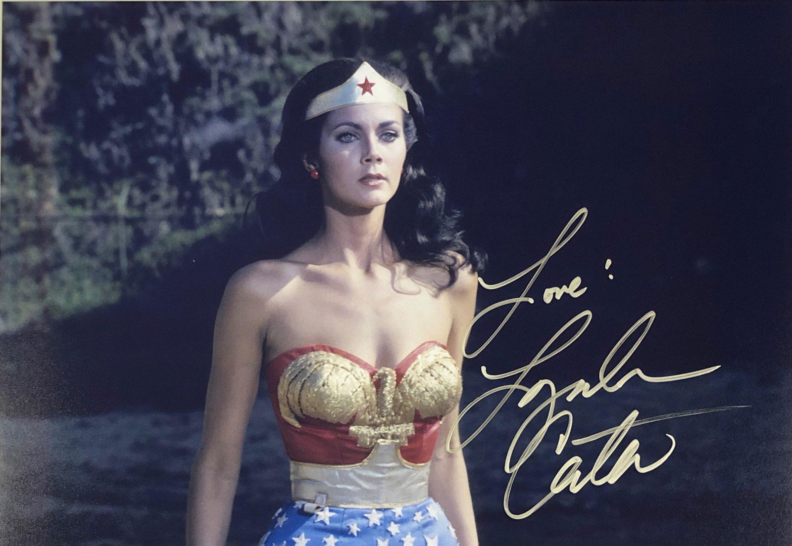 Wonder Woman Lynda Carter Signed Photo (1 of 1)